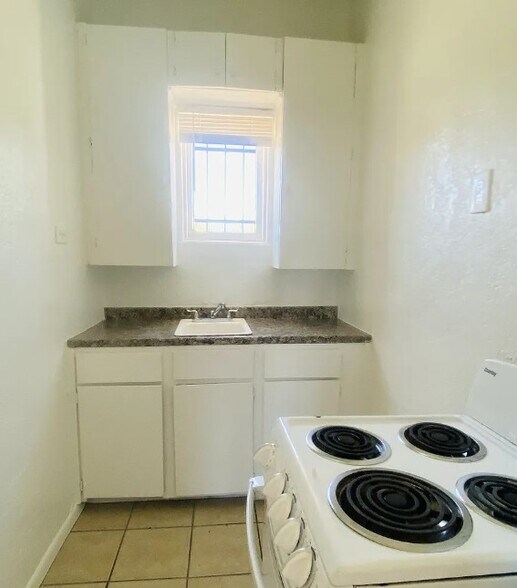 More Photos Of 19 W Veterans Blvd, Tucson Apartments For Sale