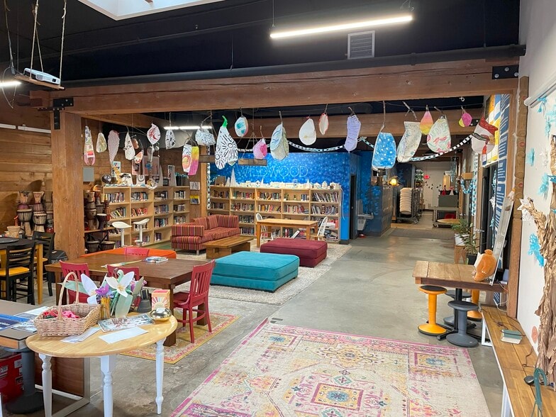 More Photos Of 13 Railroad St, Hood River Winery Vineyard For Lease