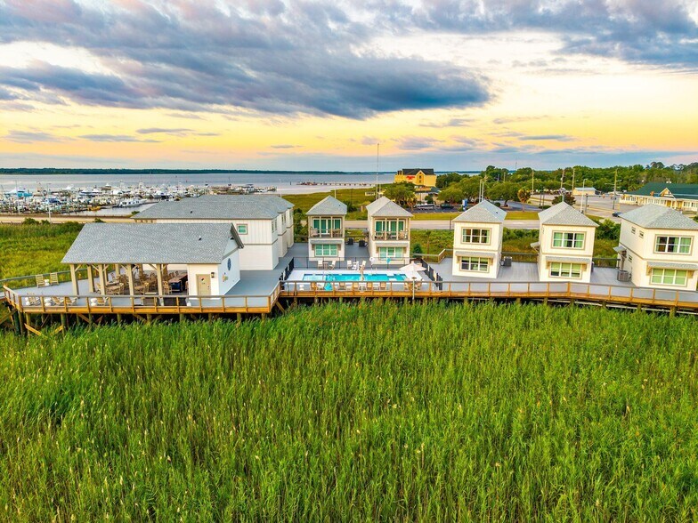 More Photos Of 114 Church st, Georgetown Hotel For Sale