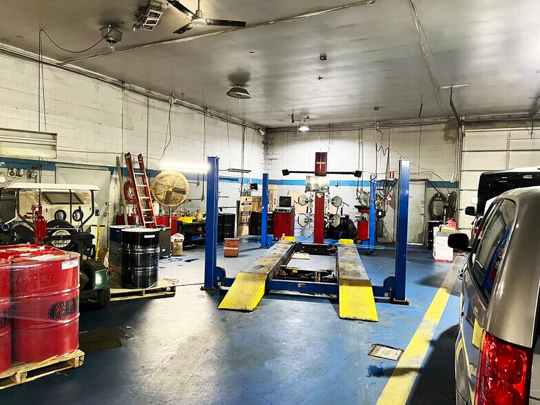 More Photos Of 421 W 7th St, New Castle Warehouse For Sale