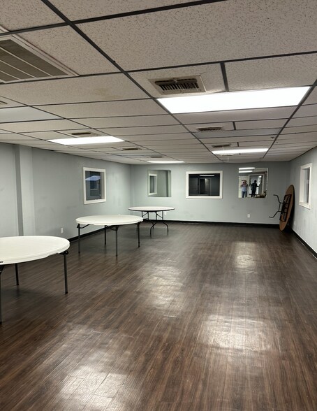 More Photos Of 300 Kitty Hawk Rd, Universal City Unknown For Lease