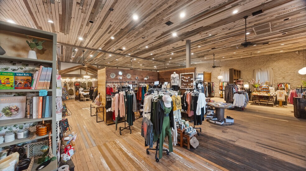 More Photos Of 101 N Elm, Hico General Retail For Sale