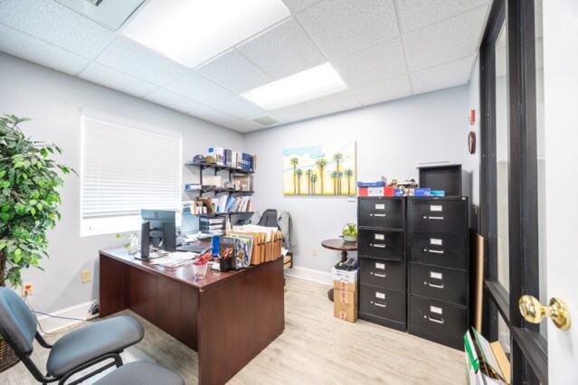 More Photos Of 164 NW Madison St, Lake City Medical For Lease