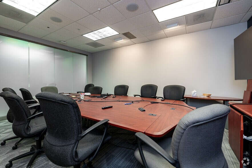 More Photos Of 12980 Foster St, Overland Park Office For Lease
