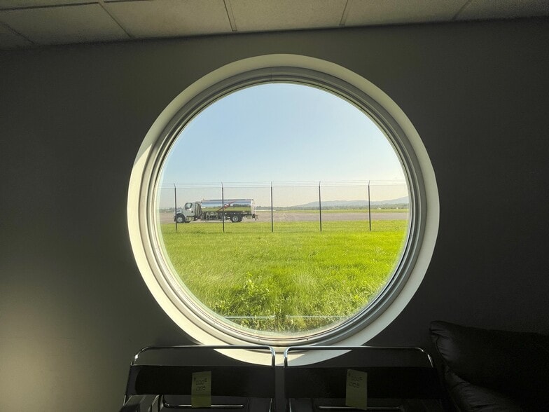 More Photos Of 2345 Bernville Rd, Reading Office For Lease