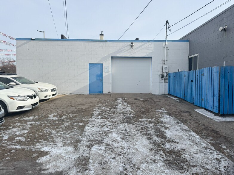 More Photos Of 2628 Central Ave NE, Minneapolis General Retail For Sale