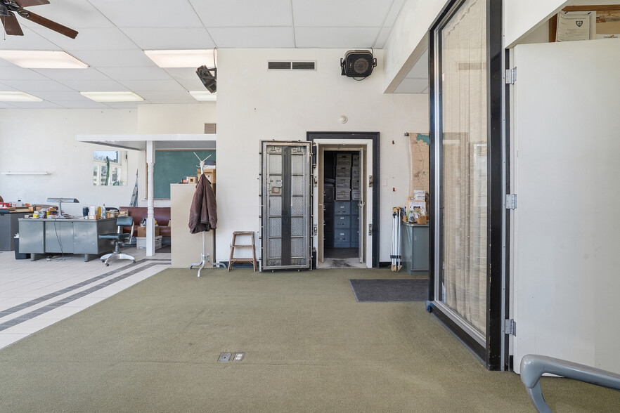 More Photos Of 10 Chesapeake St, Lyndora Apartments For Sale