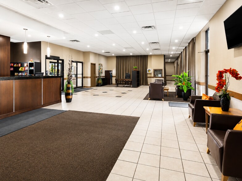More Photos Of 18320 Stony Plain Rd, Edmonton Hotel For Sale
