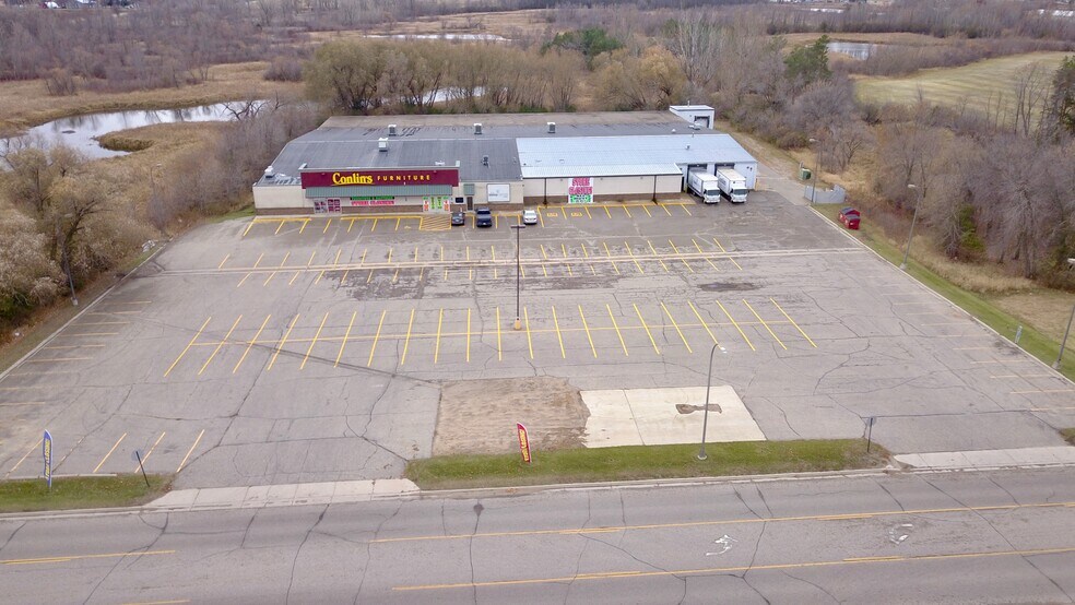 More Photos Of 310 34th Ave W, Alexandria Freestanding For Sale