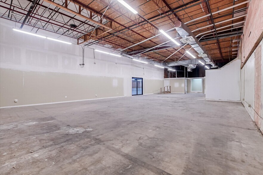 More Photos Of 1734 Centennial Blvd, San Antonio Warehouse For Lease