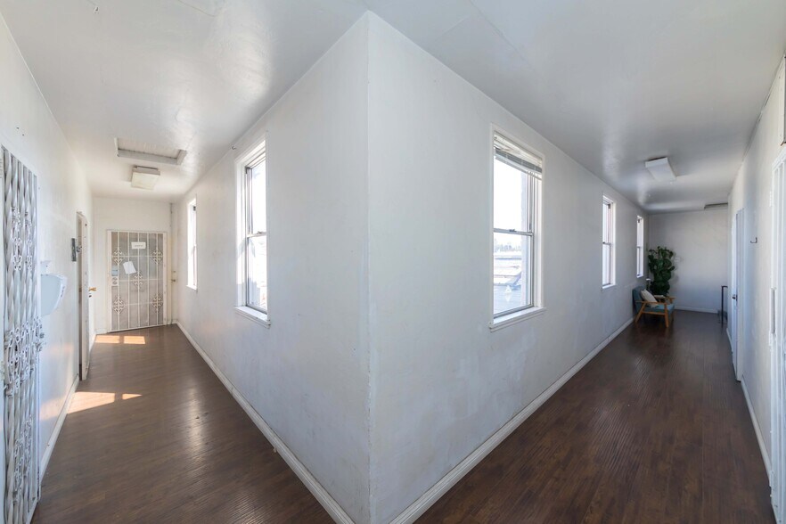 More Photos Of 8881-8883 W Pico Blvd, Los Angeles Storefront Retail Office For Sale