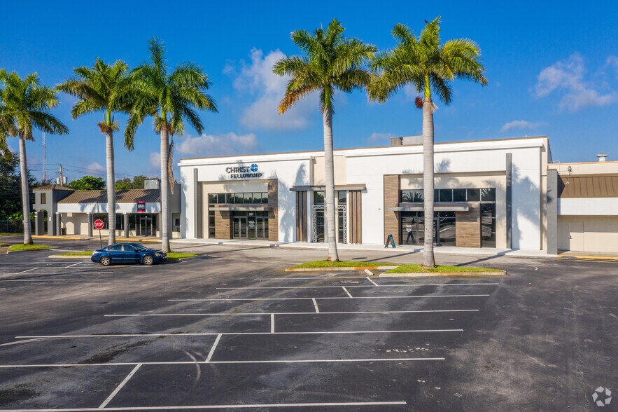 More Photos Of 925-939 14th Ln, Vero Beach Freestanding For Lease