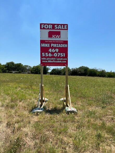 More Photos Of SWC Interstate Highway 35E & East Crestview Drive, Lacy-Lakeview Land For Sale