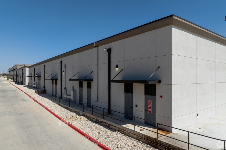 More Photos Of 15101 Ronald Reagan Blvd, Leander, TX 78641, Unite, Leander Unknown For Lease