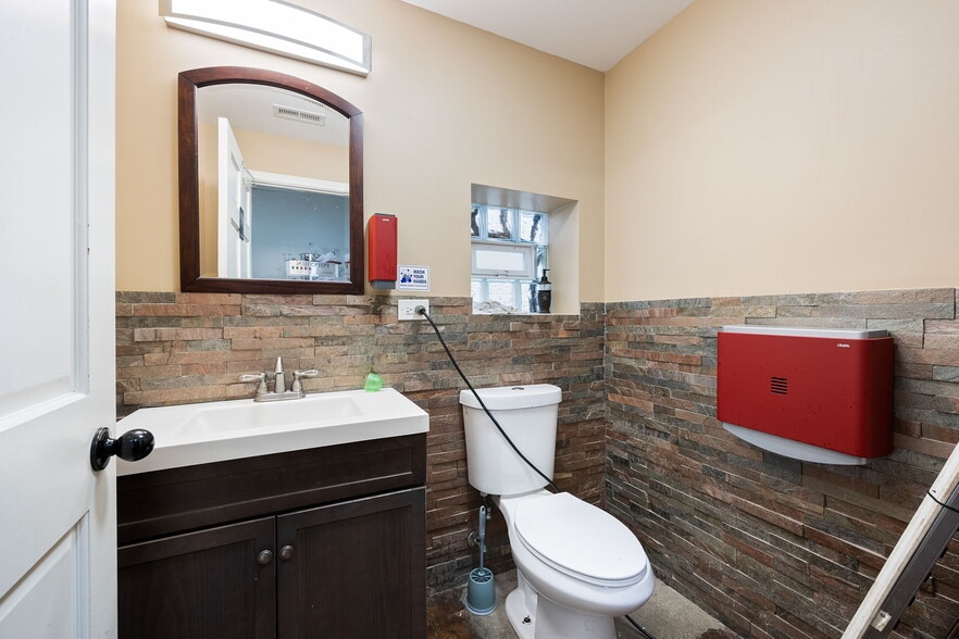 More Photos Of 1329 W 99th St, Chicago Flex For Sale