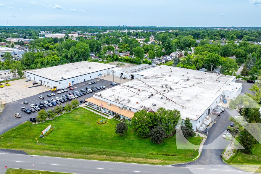 Primary Photo Of 1955 Stephenson Hwy, Troy Manufacturing For Sale