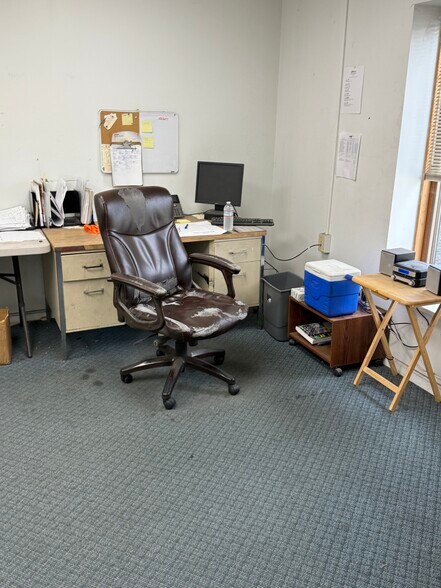More Photos Of 97-125 Ashmore Dr, Leola Warehouse For Lease