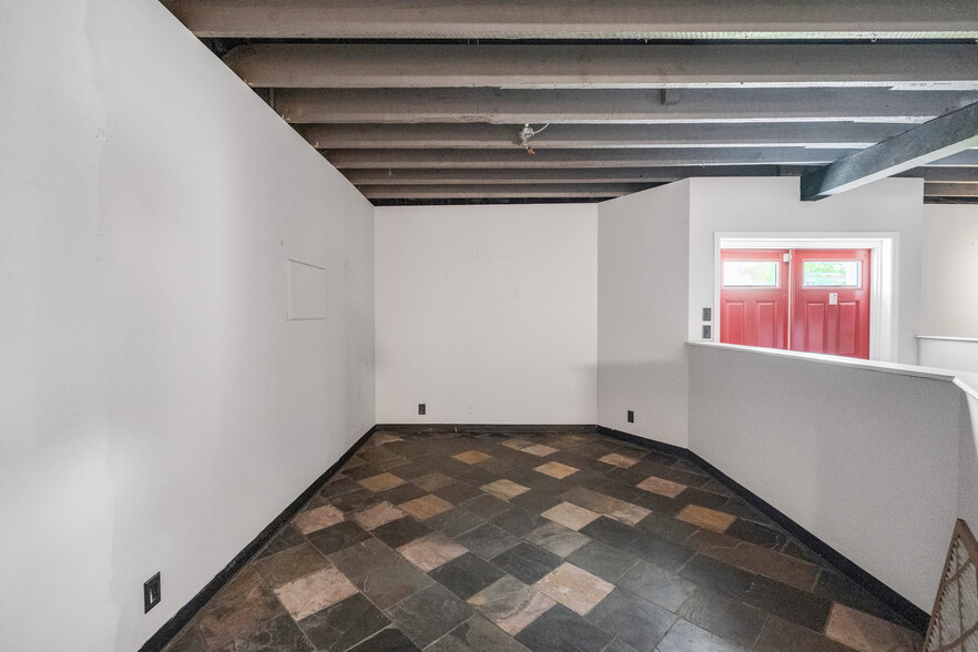 More Photos Of 1425 Walnut St, Jacksonville Freestanding For Sale