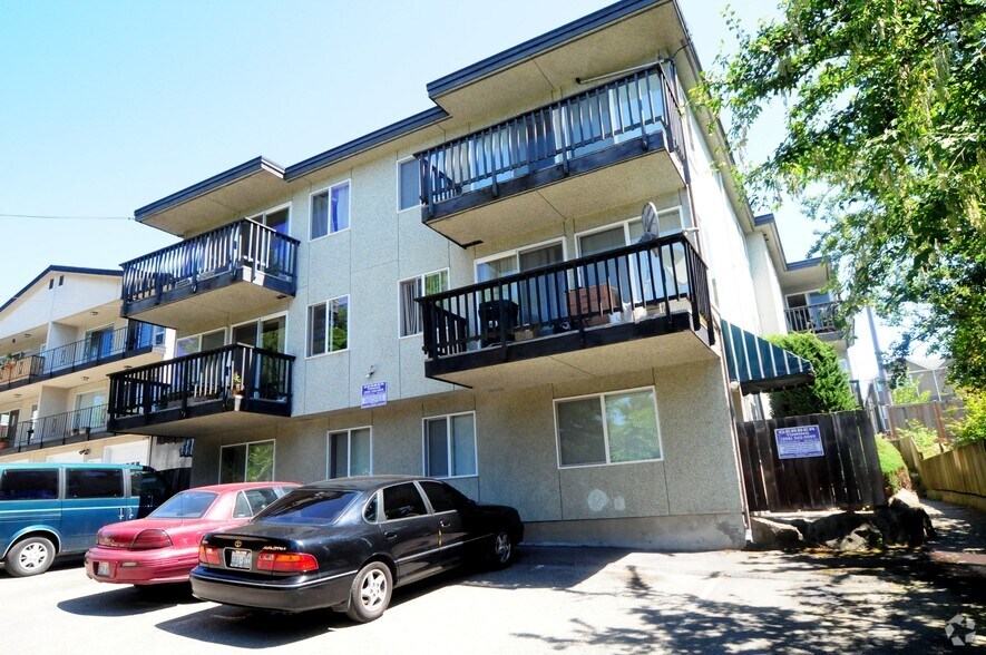 Primary Photo Of 11023 Greenwood Ave N, Seattle Apartments For Sale