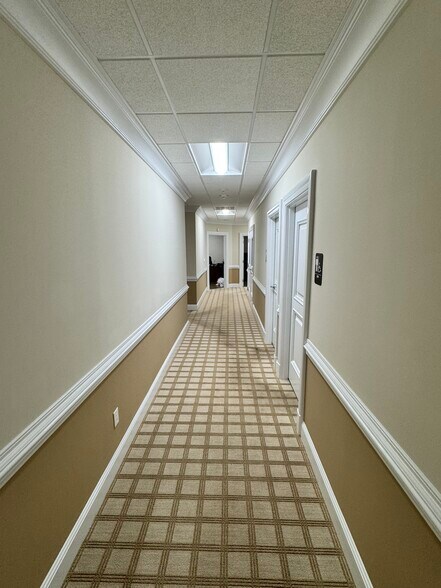 More Photos Of 101 Neal Pl, High Point Office For Lease