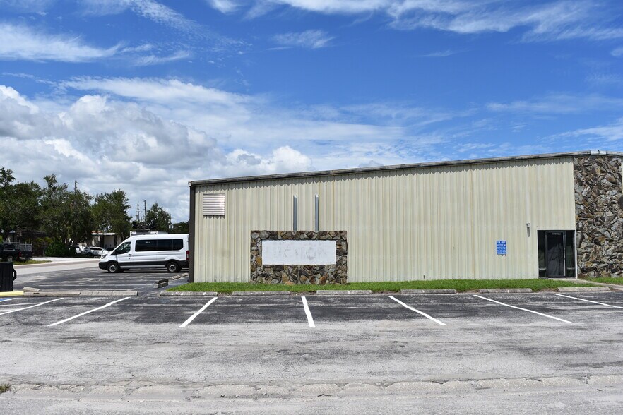 More Photos Of 12295 Automobile Blvd, Clearwater Warehouse For Lease