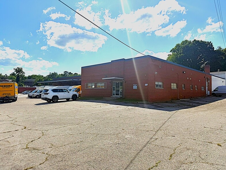 More Photos Of 1113 Capital Blvd, Raleigh Warehouse For Lease