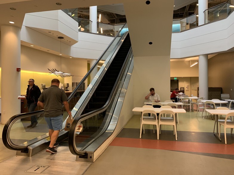 More Photos Of 49 W Maryland St, Indianapolis General Retail For Lease