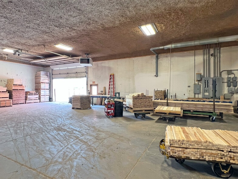 More Photos Of 9711 Perry Hwy, Waterford Warehouse For Sale