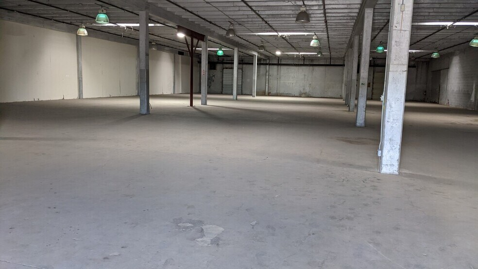 More Photos Of 121-217 44th St, Corpus Christi Warehouse For Lease