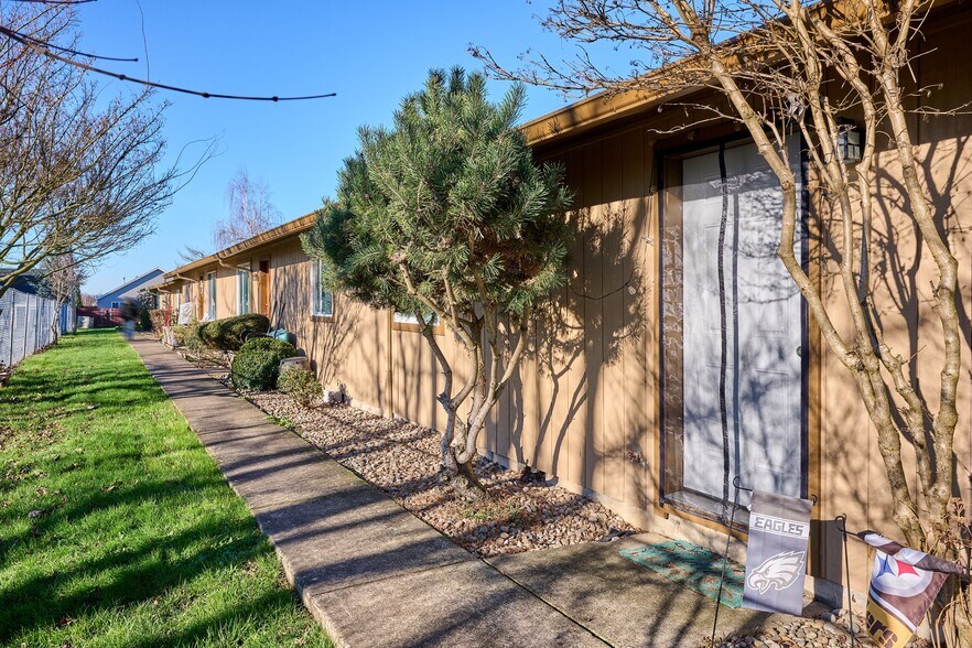 More Photos Of 880 N Pershing St, Mount Angel Apartments For Sale