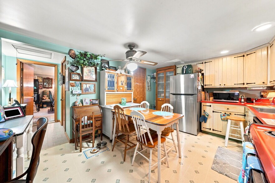 More Photos Of 557 Unity Center Rd, Pittsburgh Funeral Home For Sale