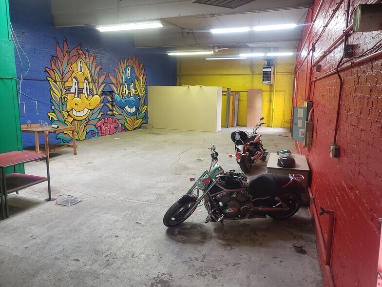 More Photos Of 3528 Warsaw Ave, Cincinnati Light Distribution For Lease