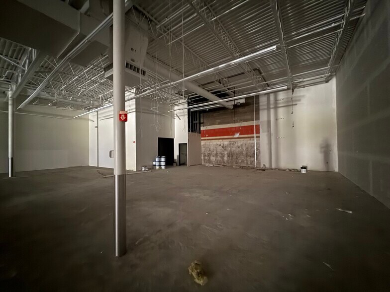 More Photos Of 100 Cross Roads Plz, Mount Pleasant Freestanding For Lease