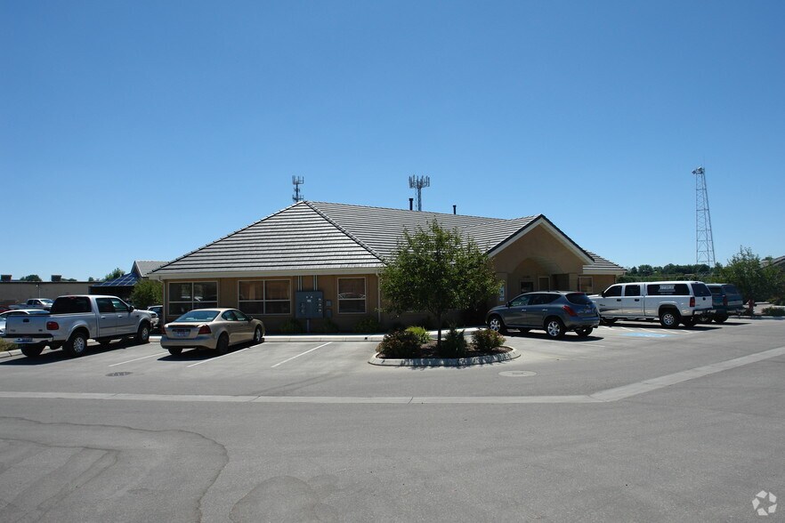 More Photos Of 5519 N Glenwood St, Garden City Office For Lease
