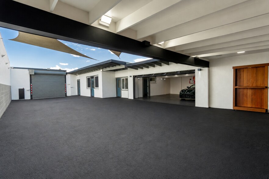 More Photos Of 1217 S Railroad Ave, San Mateo Showroom For Sale