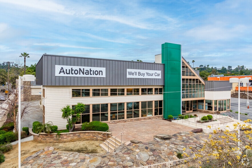 Primary Photo Of 15800 Ventura Blvd, Encino Auto Dealership For Lease