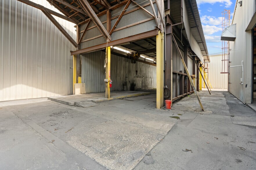 More Photos Of 1118 N Magnolia Ave, Ocala Warehouse For Sale