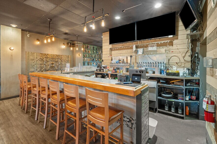 More Photos Of 351 Park Ave N, Renton General Retail For Sale