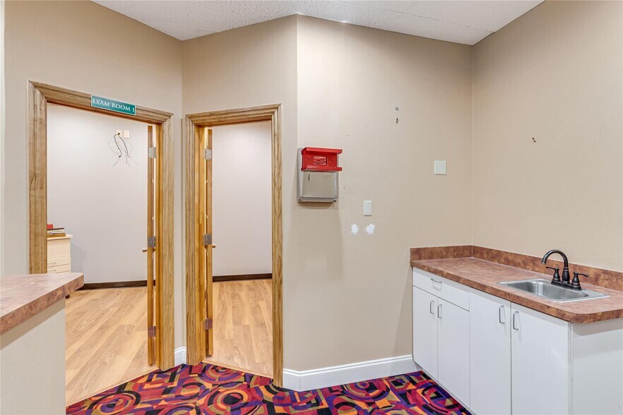 More Photos Of 4725 Gus Thomasson Rd, Mesquite Medical For Sale