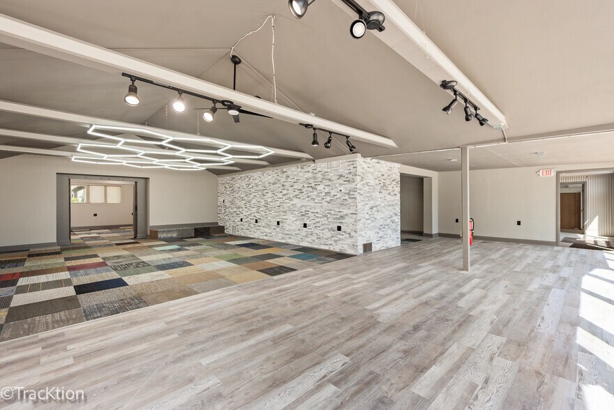 More Photos Of 10709 N Main St, Richmond General Retail For Sale