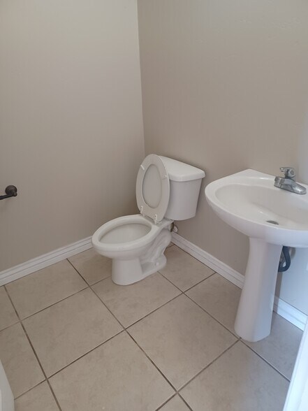 More Photos Of 690 W Industrial Rd, Cedar City Self Storage For Lease