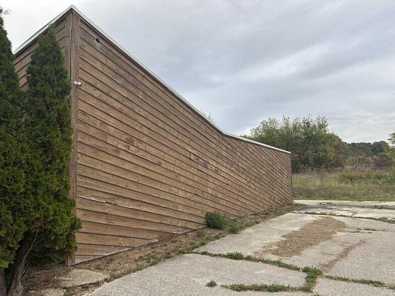 More Photos Of 2598 Oceana Dr, Shelby Restaurant For Sale