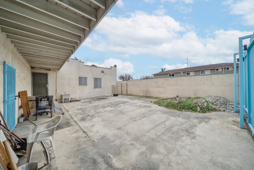 More Photos Of 4700 W Imperial Hwy, Inglewood Storefront Retail Residential For Sale
