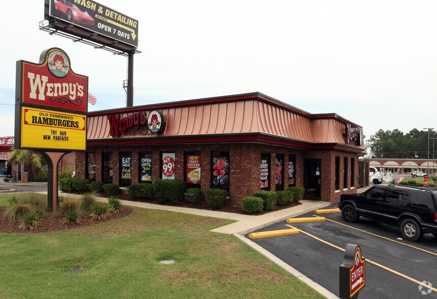 Primary Photo Of 10012 Dorchester Rd, Summerville Fast Food For Sale