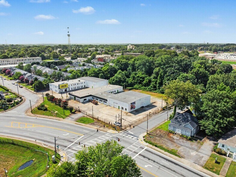 More Photos Of 1445 Cleveland Ave, East Point Showroom For Sale