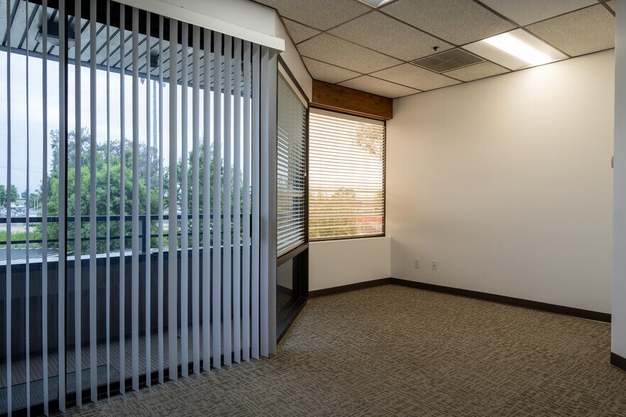 More Photos Of 3434 Truxtun Ave, Bakersfield Office For Lease