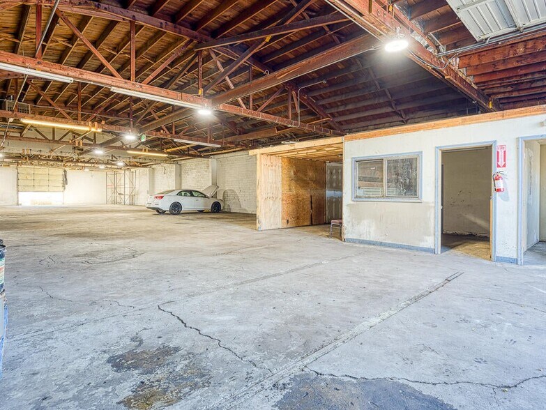 More Photos Of 300 Market St, Klamath Falls Warehouse For Sale