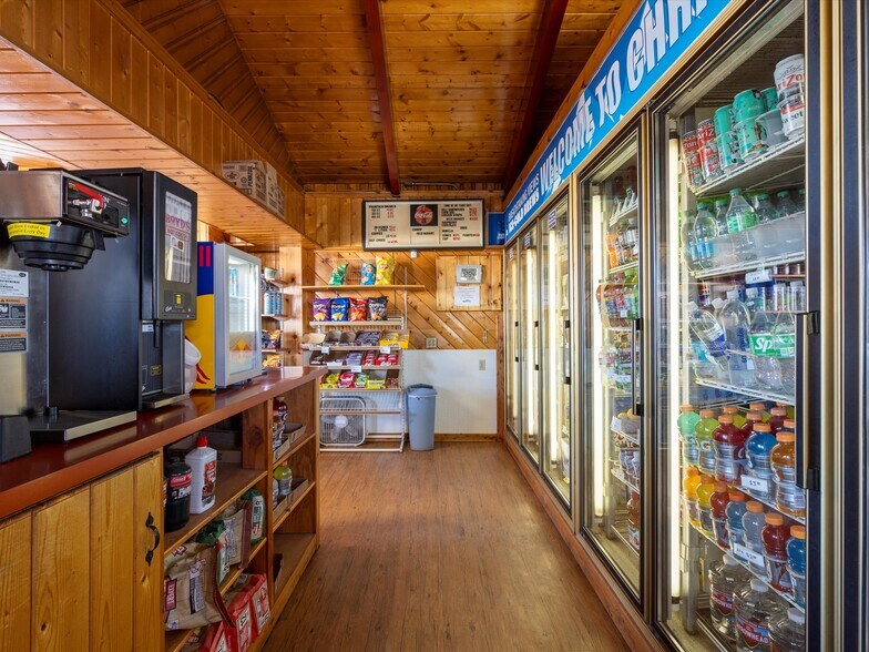 More Photos Of 900 S Highway 39, Huntsville Restaurant For Sale