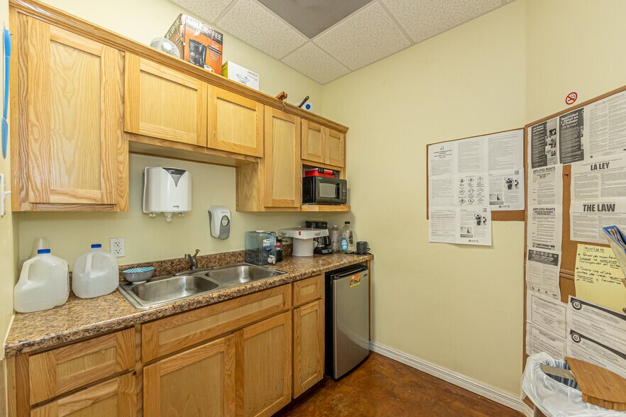 More Photos Of 7416 El Dorado Ct, Laredo Service For Sale