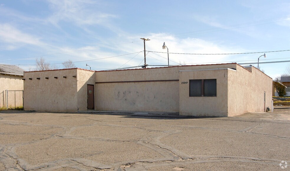 More Photos Of 25647 Main St, Barstow Bar For Sale